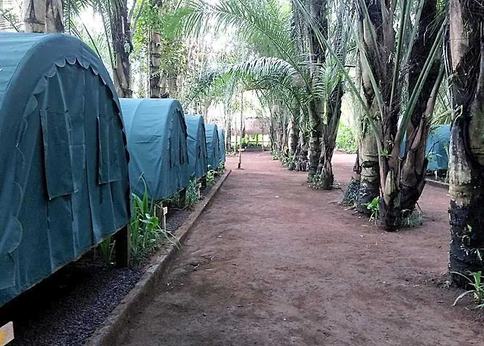 Tegal Dukuh Camp Parque de Campismo